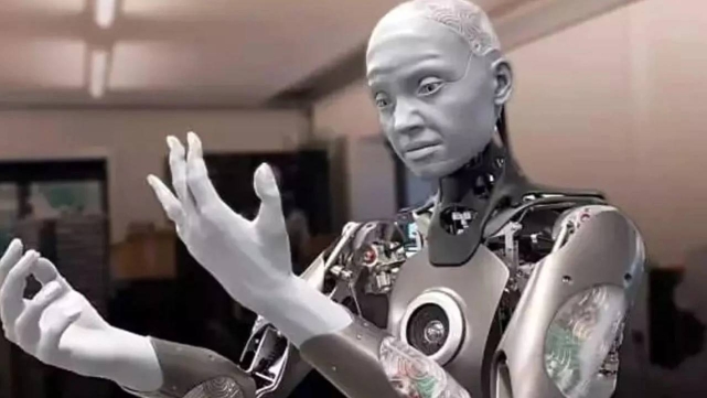 İnsana benzeyen robotlar 3 yıl içinde evlerimizde