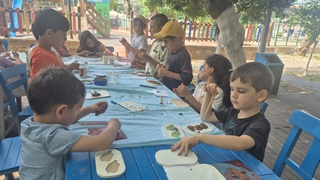 Bozcaada’da “Habitat Projesi” Kapsamında Şifalı Bitkiler ve Tohumlu Heykellerle Ekolojik Buluşma