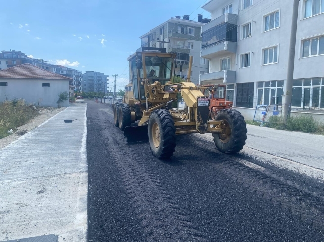 Lapseki'nin her noktasında belediye ekipleri sahada
