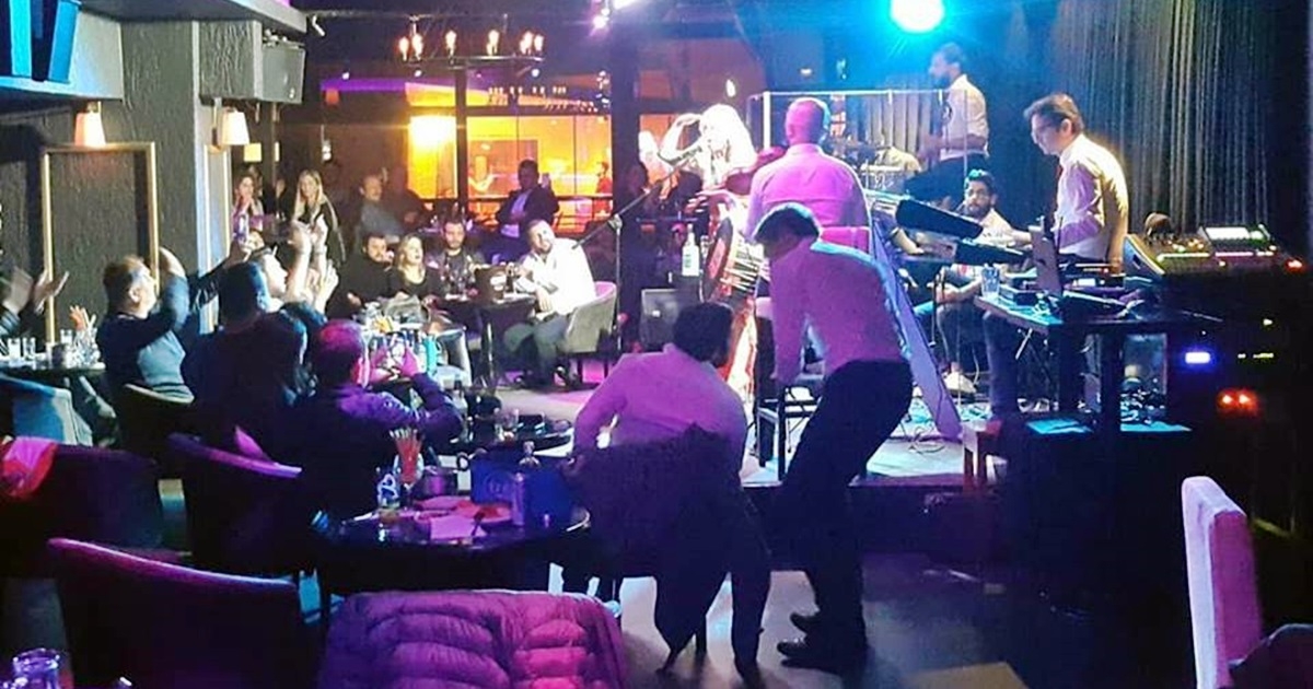 Roof bar yıkılıyor