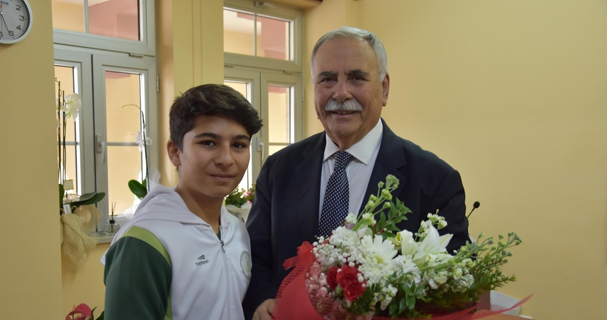 Başkan Gökhan okullarda…