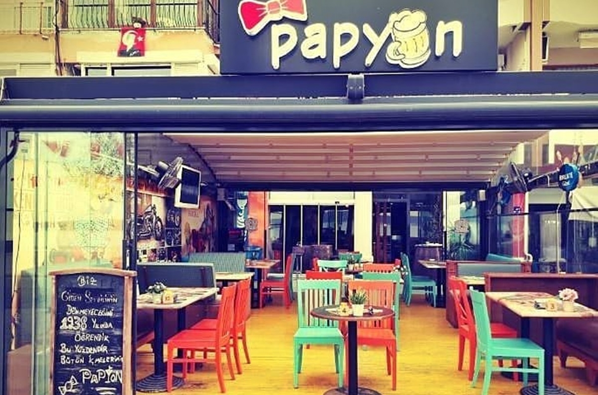 Papyon Cafe dolup taşıyor