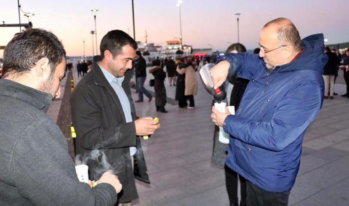 Çaylar Ayhan Gider’den…