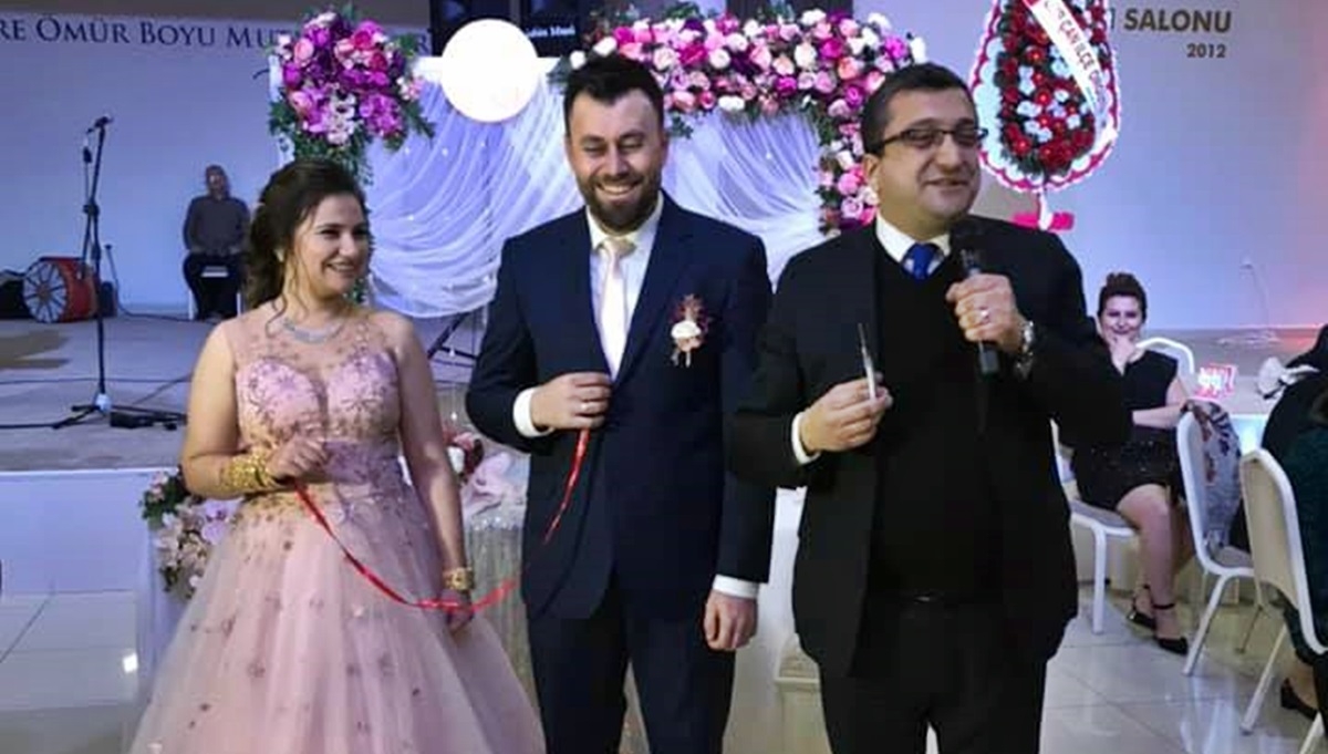 Nişan törenine katıldı