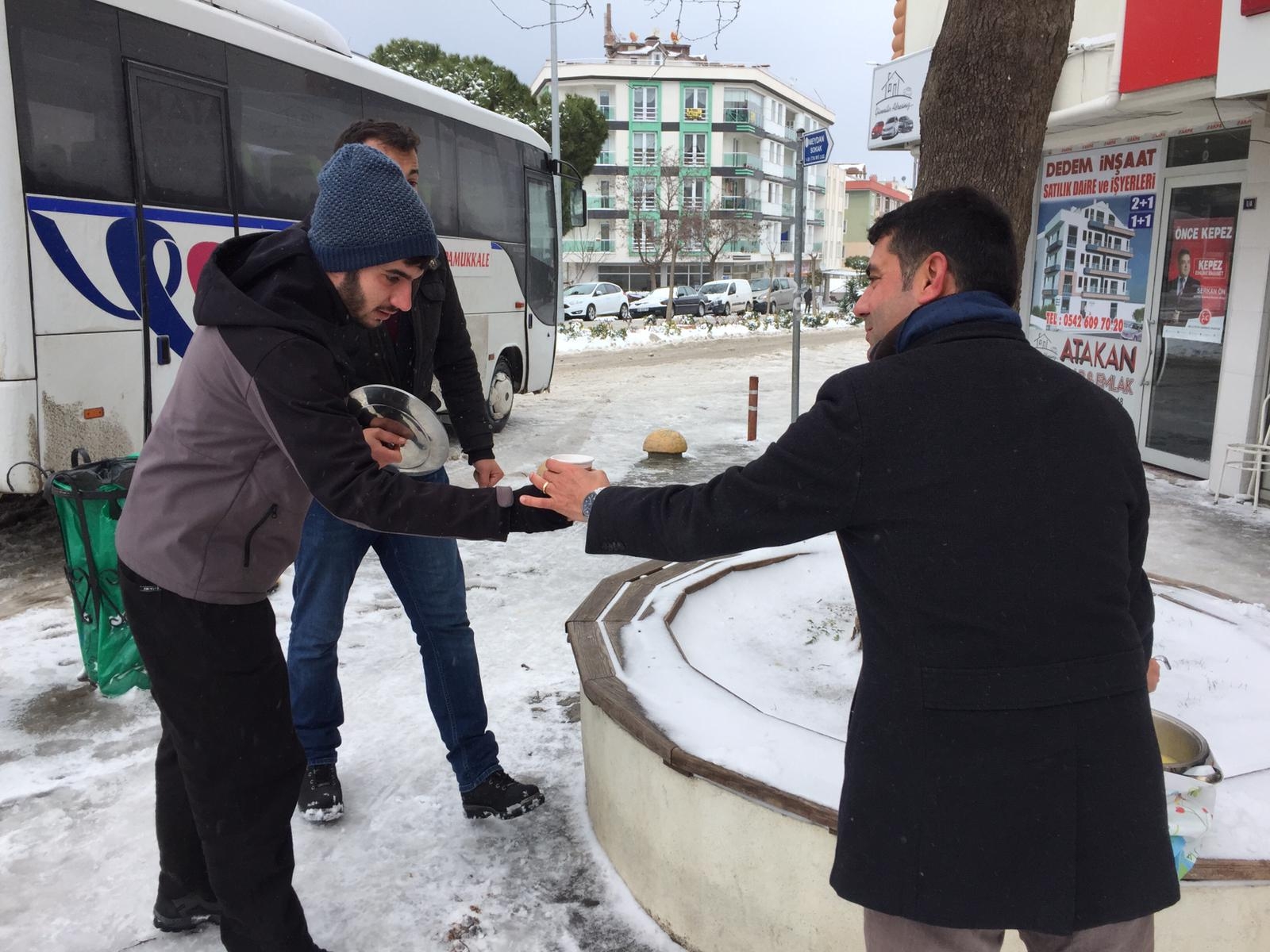 Duraktakilere çorba tuzlama yapanlara baklava