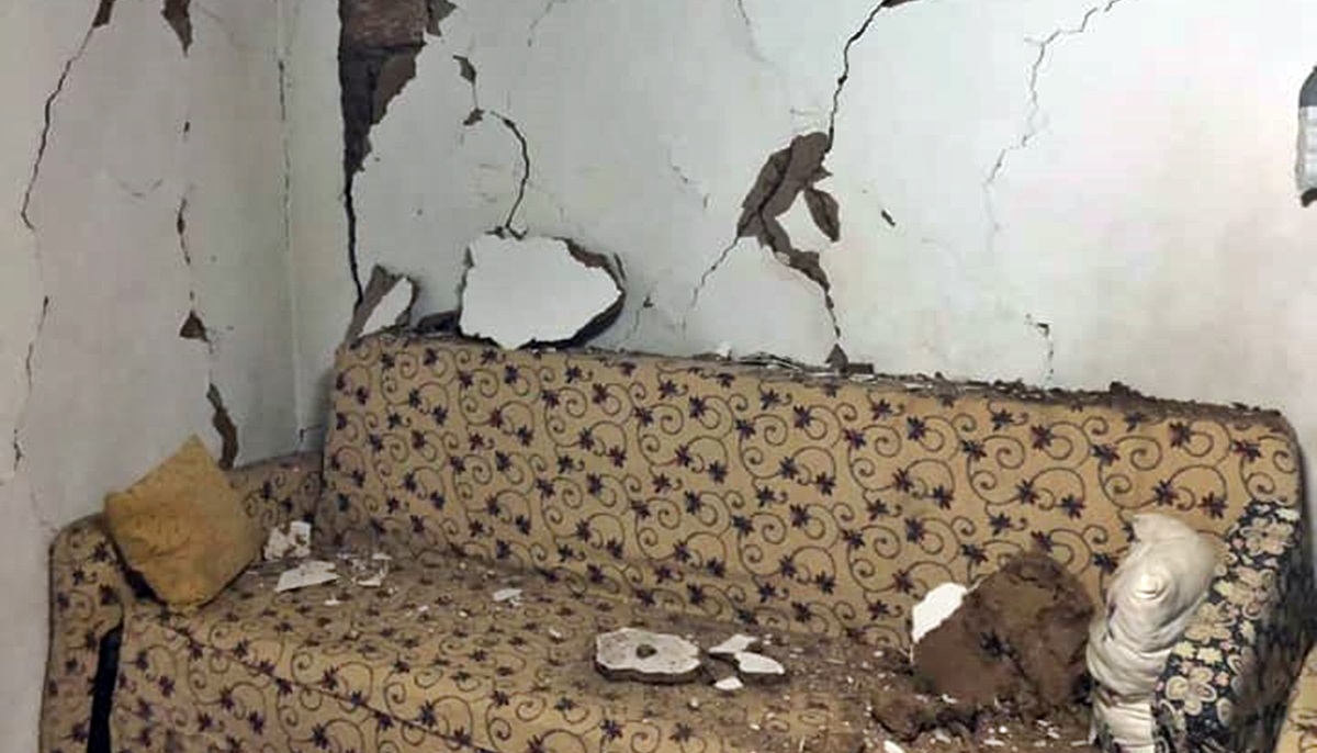 Yaklaşık 90 binada hasar var!