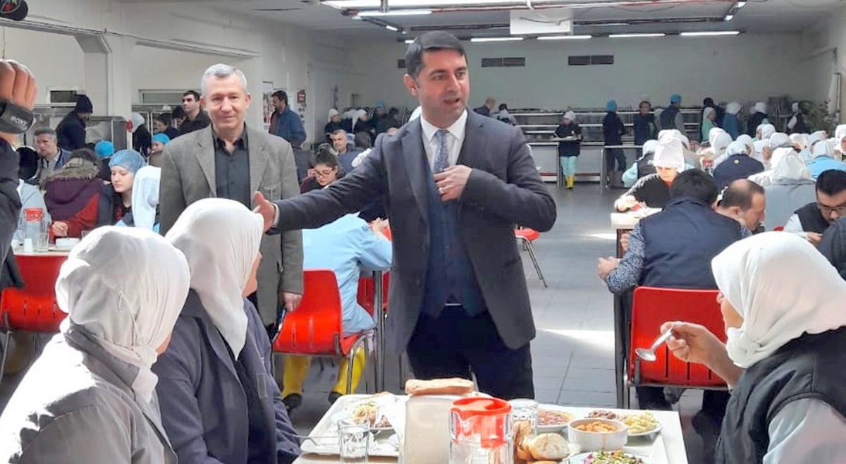 Bayram fabrika işçileriyle buluştu