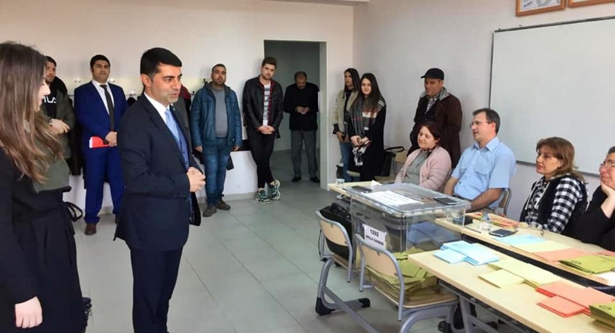 Bayram sandık görevlilerini gezdi