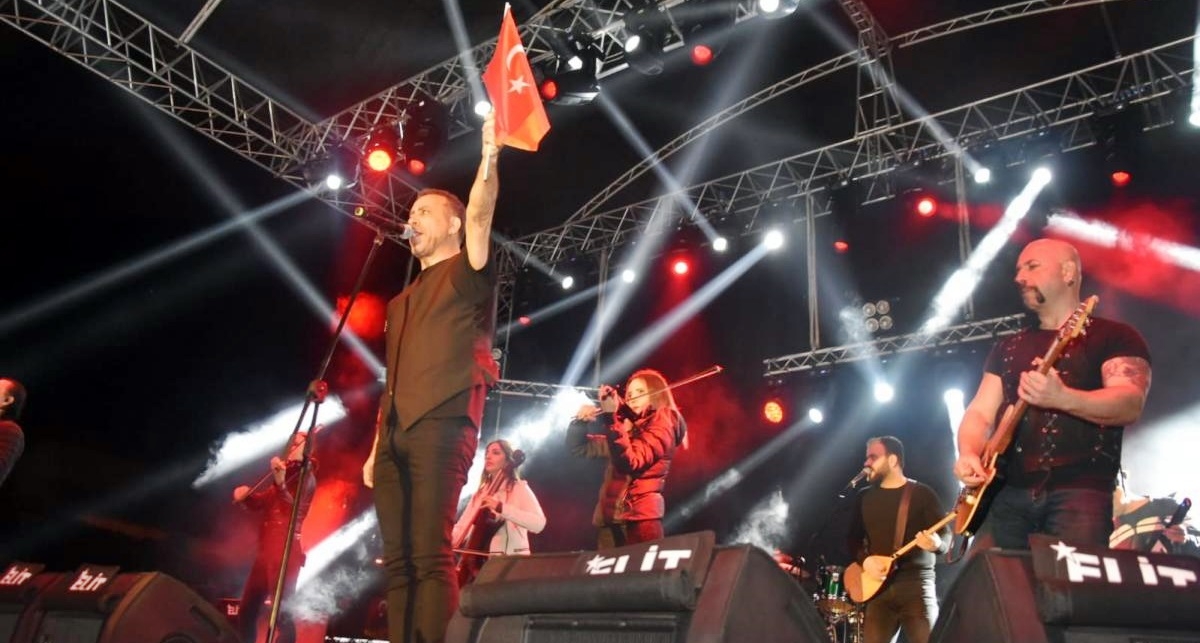 Haluk Levent mest etti