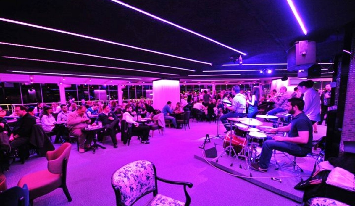 Yeni sezonda Akol Roof Bar