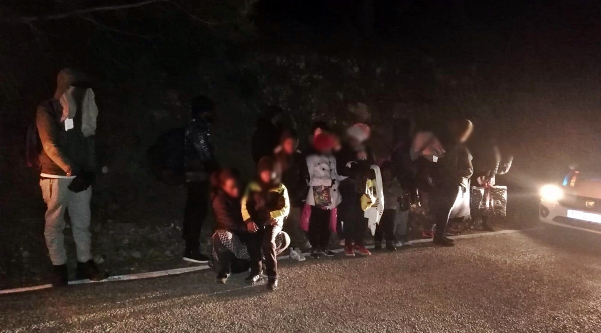 36 kaçak göçmen daha yakalandı