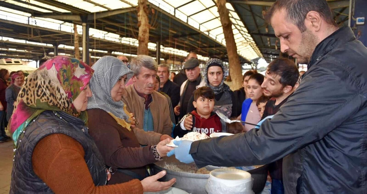 Zabıta Müdürlüğü'nden pilav ikramı