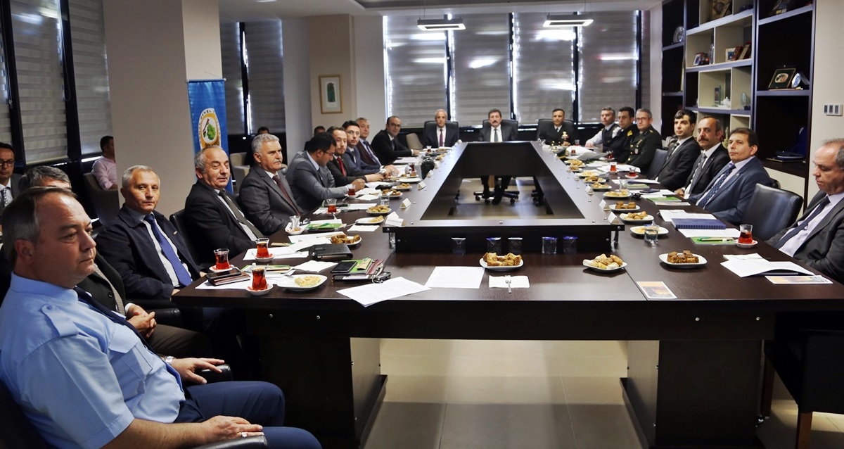 Orman yangınları ile mücadele sürüyor