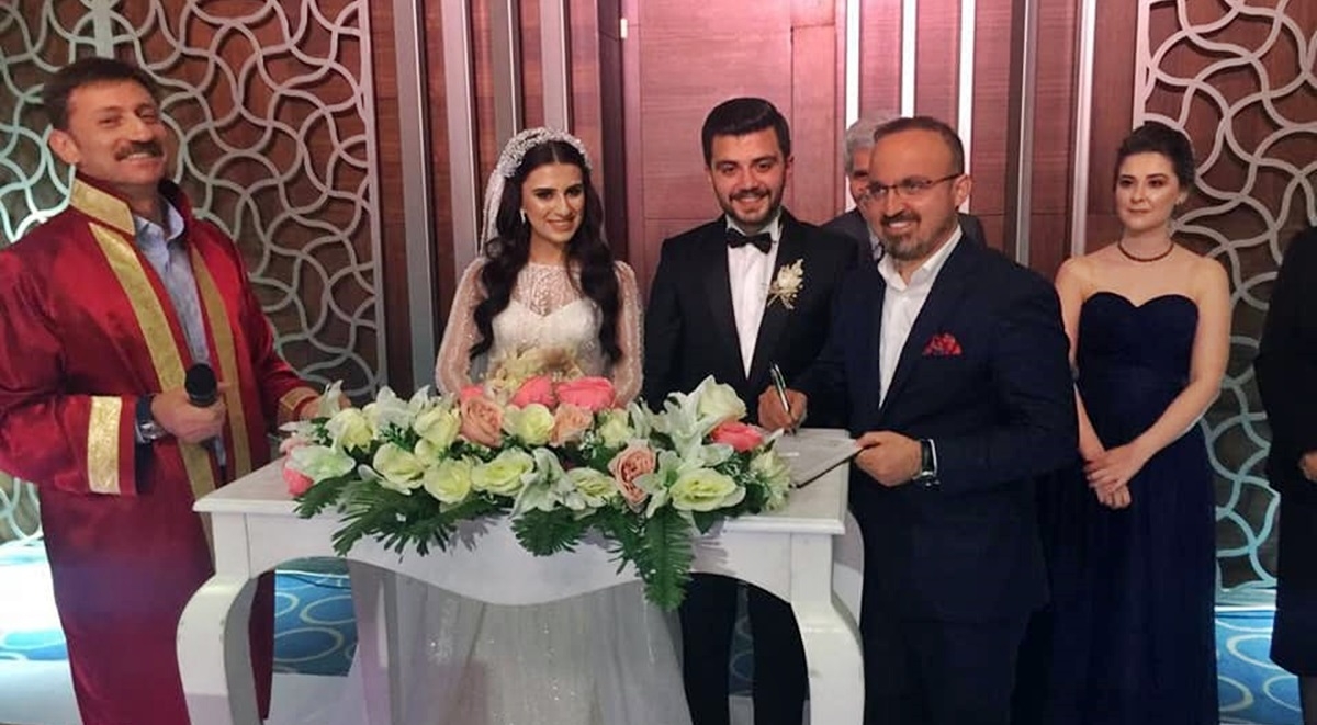 Emre Ün dünya evine girdi