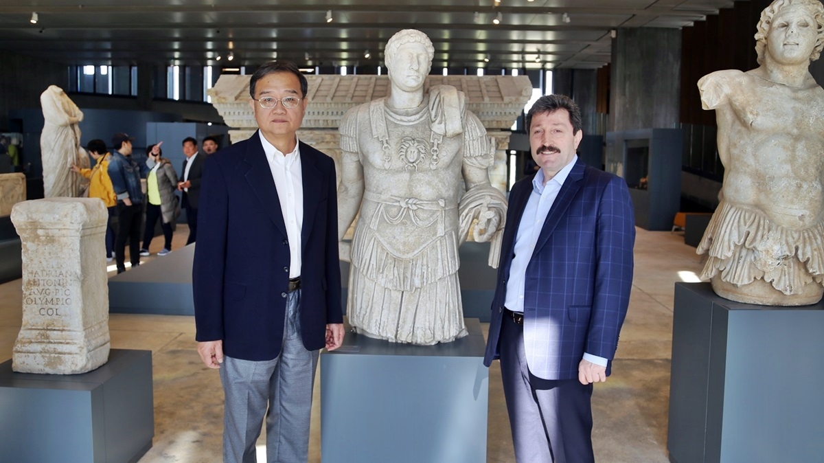 Deng Li, Troya Müzesinde