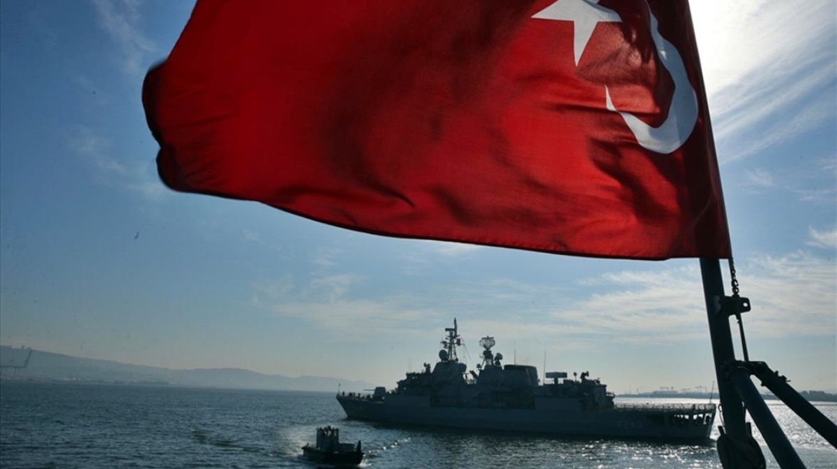 Türkiye'den 3 denizde gövde gösterisi