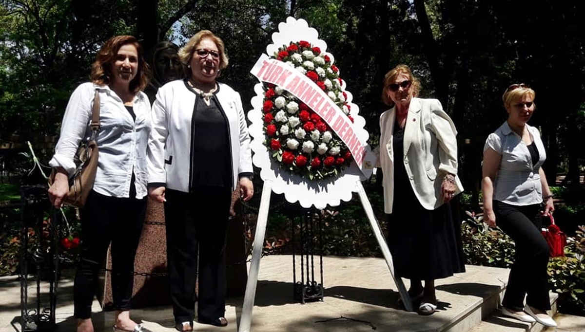 Zübeyde Hanım’ı unutmadılar