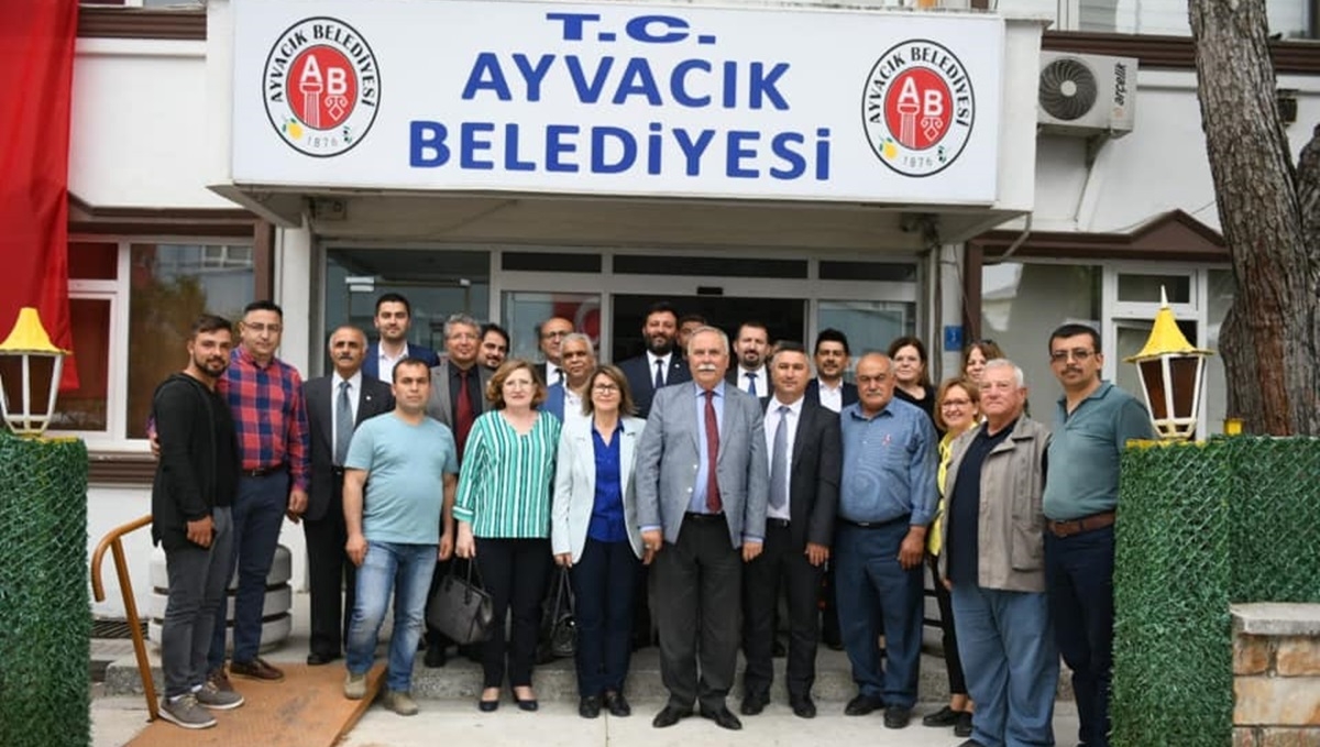 Kardeş belediyelere tebrik ziyaretleri