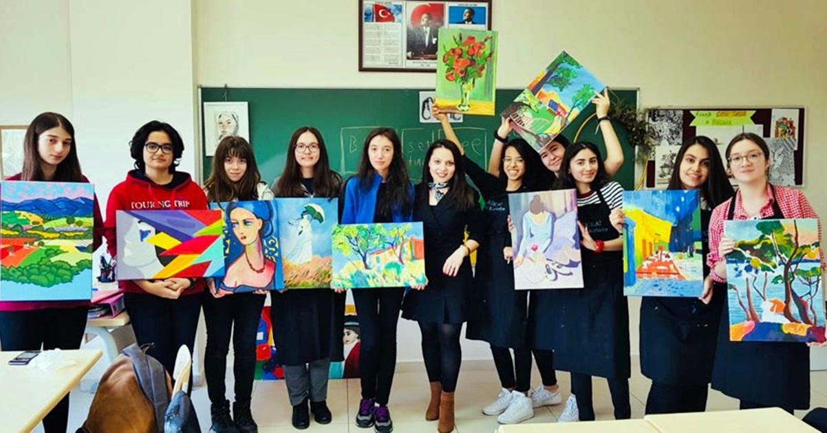 Kolej yılsonu sergisine hazır