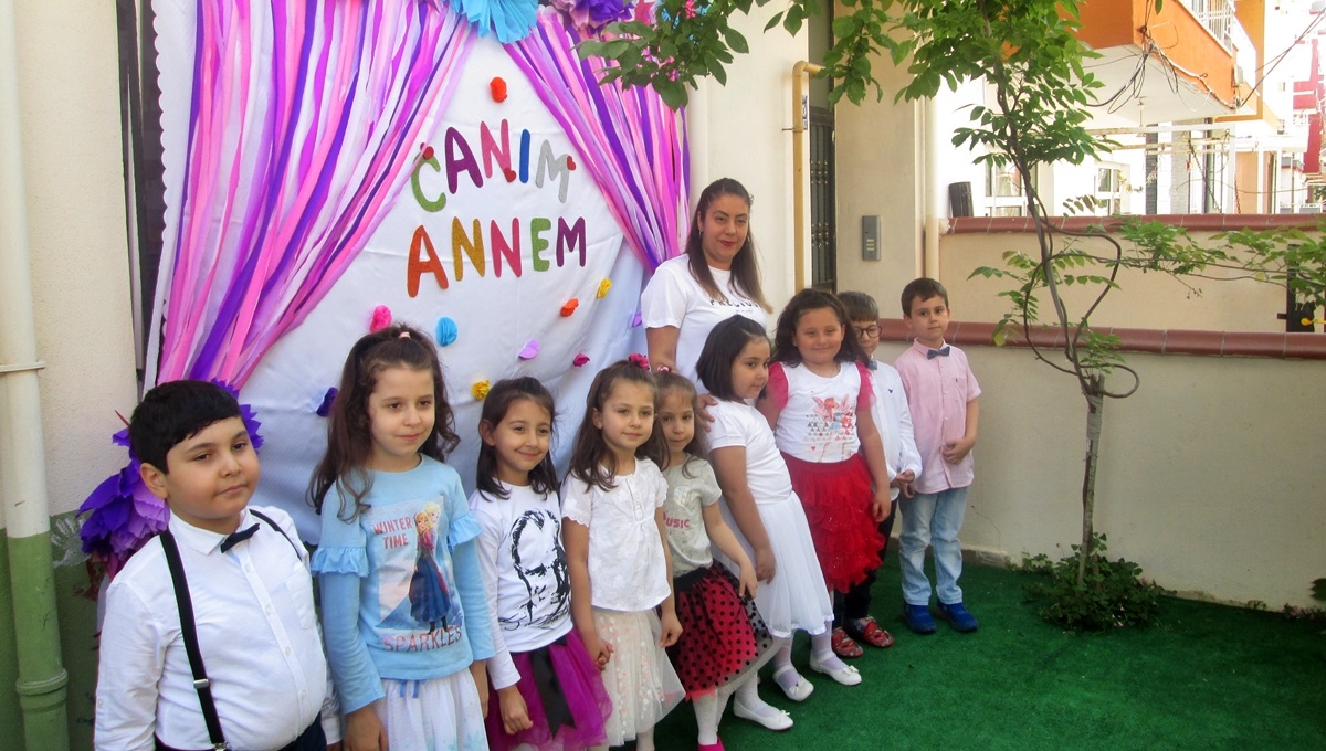 Minik kalpler anneleri duygulandırdı
