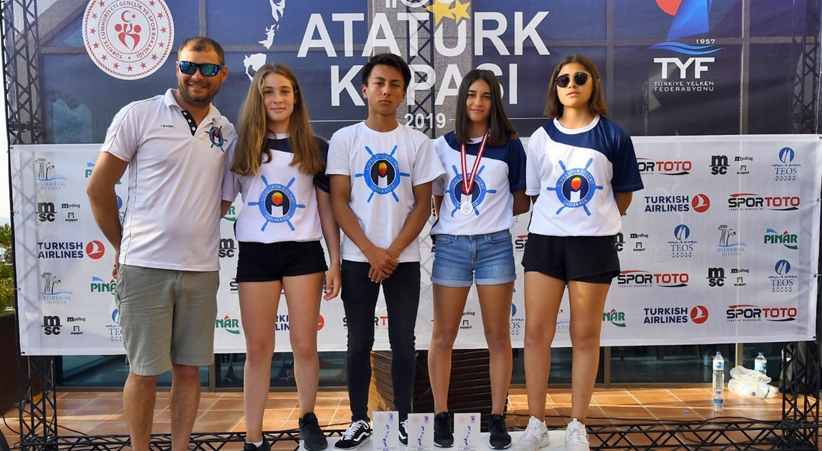 İÇDAŞ yelkencileri rüzgardan madalya topladı