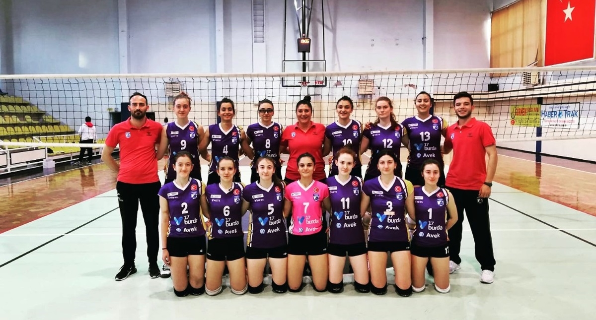Belediyespor’un gençleri 2’inci bitirdi