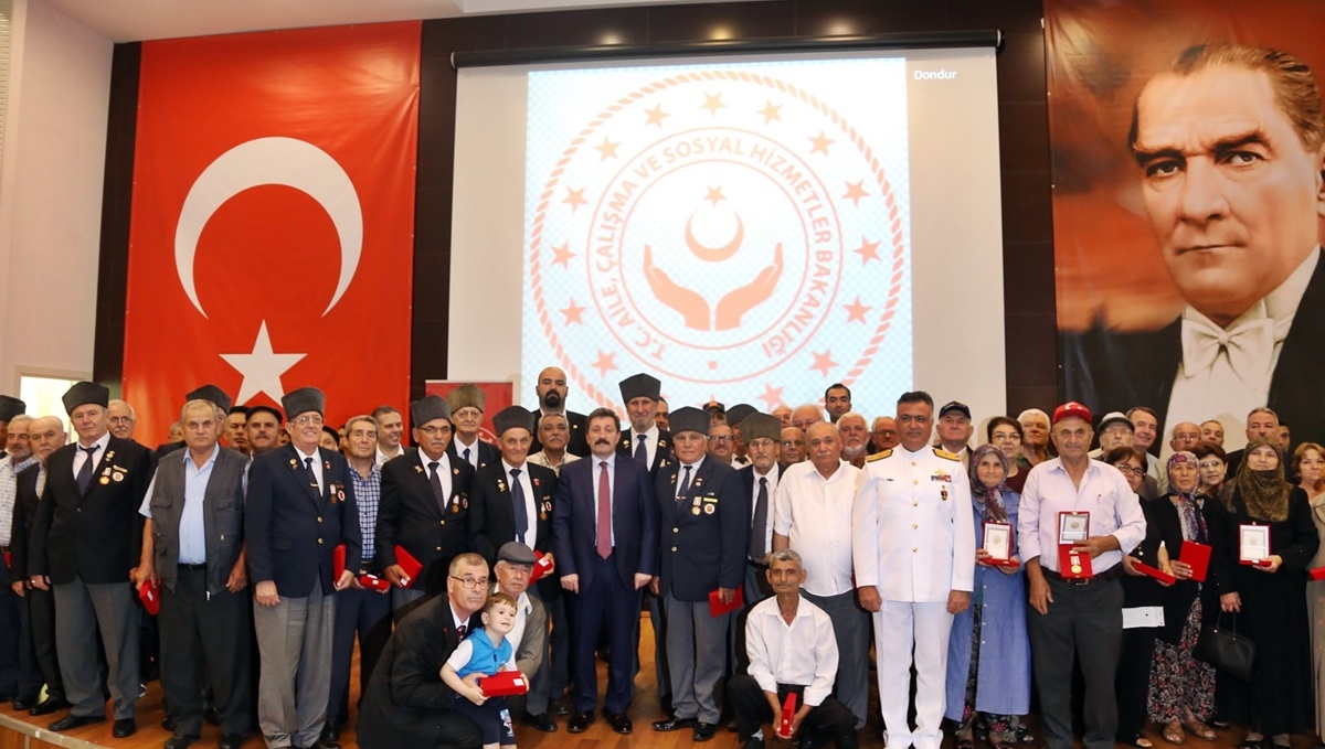 178 Kıbrıs Gazi’sine madalya verildi