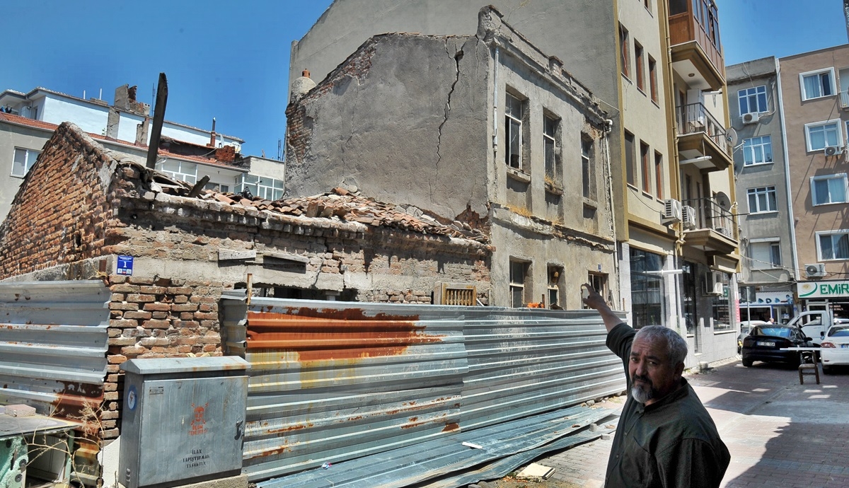 Birinin kafasına yıkılmadan tedbir alınmalı!