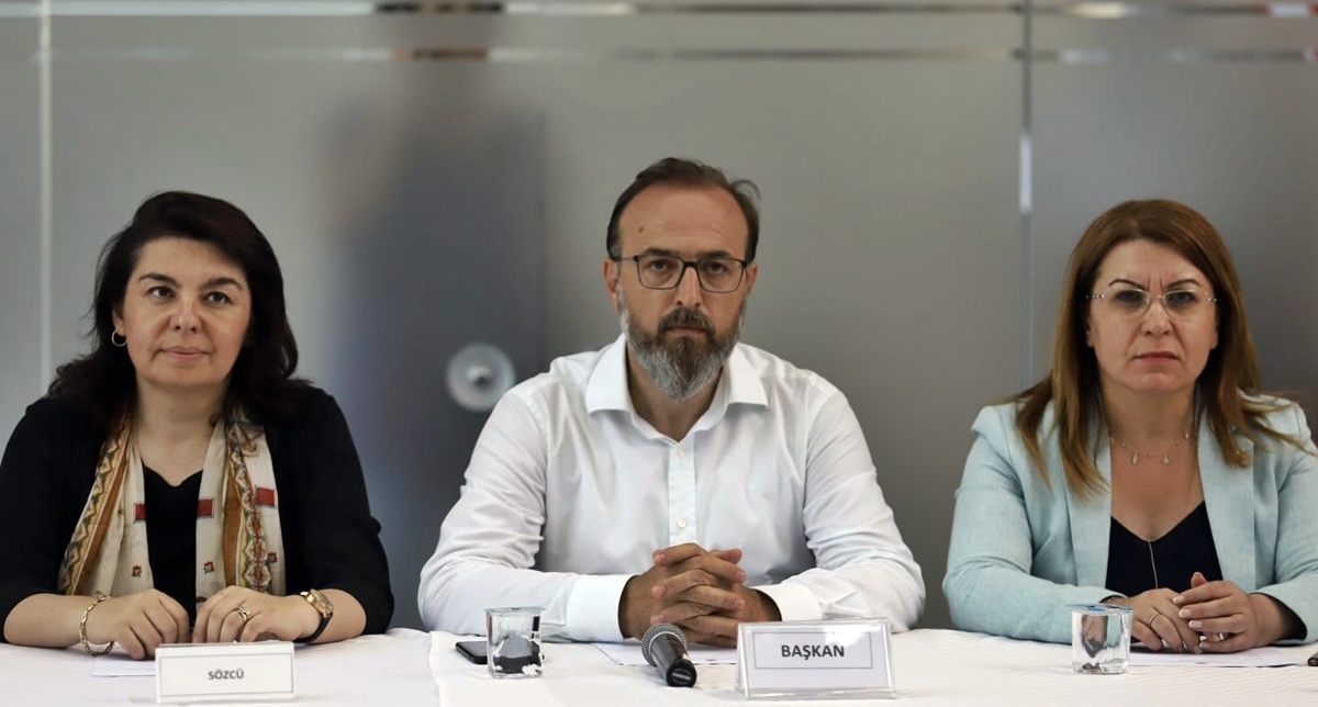 İskenderoğlu; “Hayvan hakları dersi verilmeli”