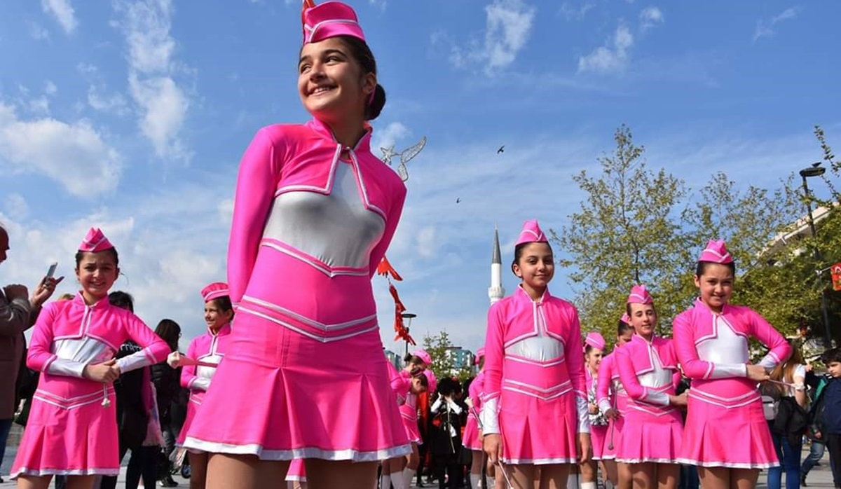 Yüzlerce dansçı bu festival için geliyor