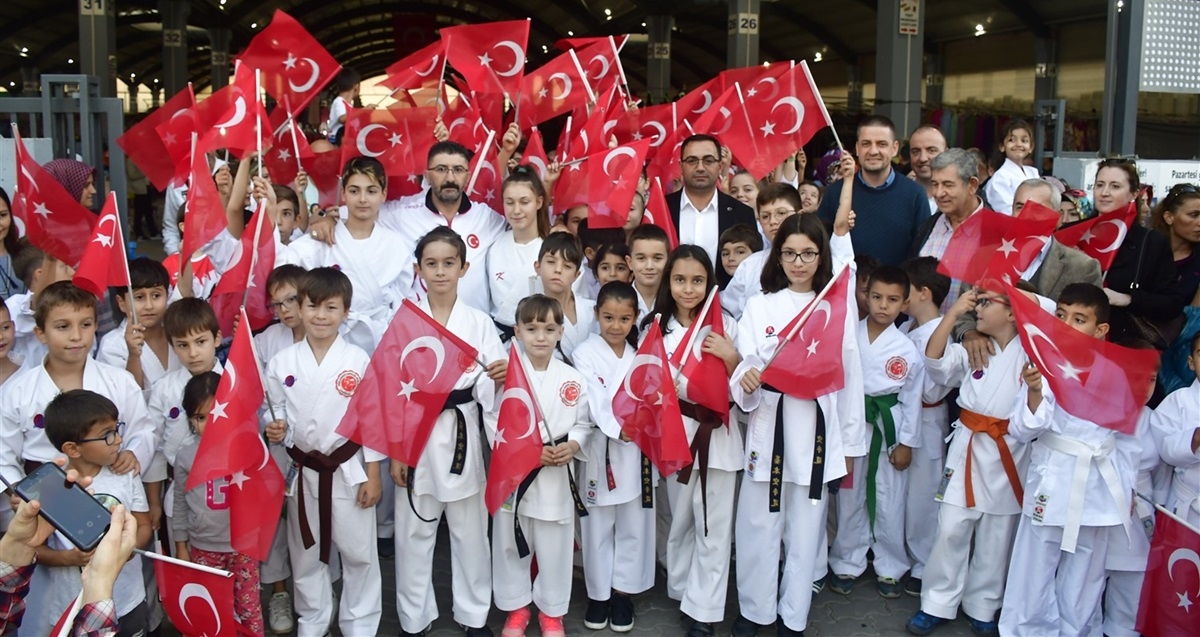 Küçük sporculardan örnek davranış