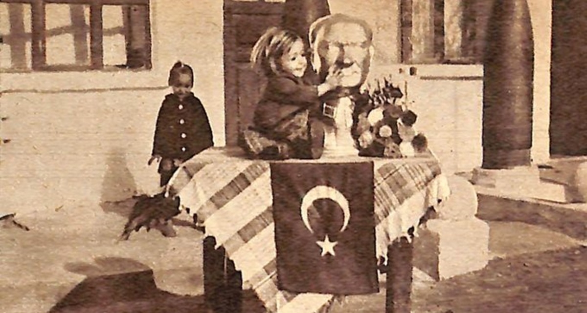 Eski fotoğraf sahibini arıyor