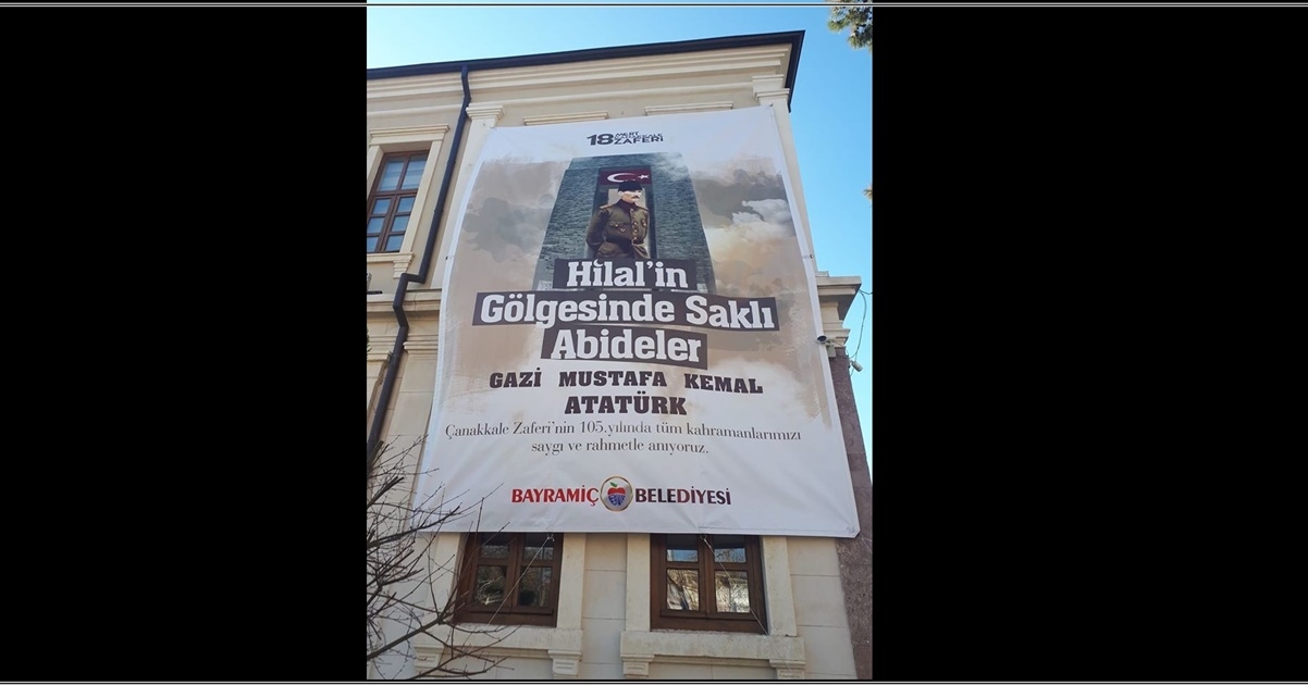 Bayramiç Belediyesi o afişi değiştirdi