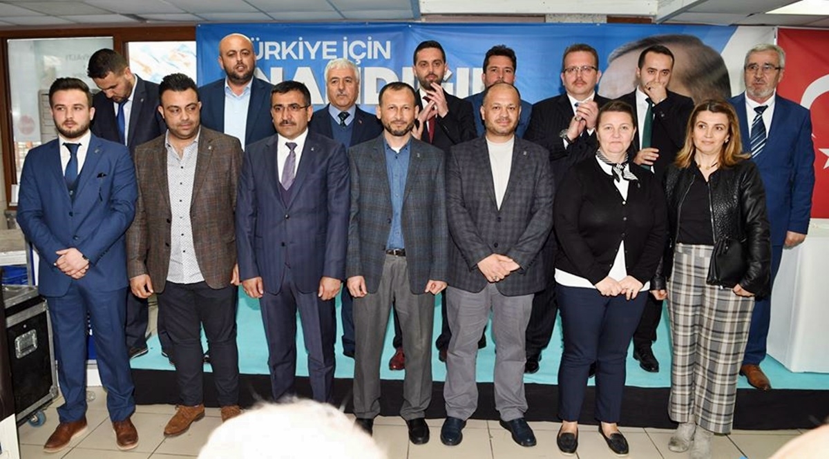 AK Parti’de görev dağılımı yapıldı