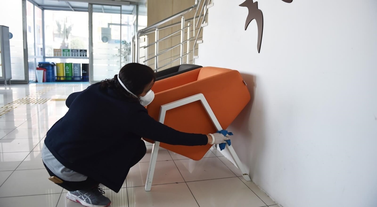 Belediye binasında corona önlemi