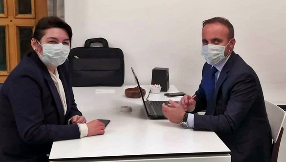 Mecliste maskeli istişare