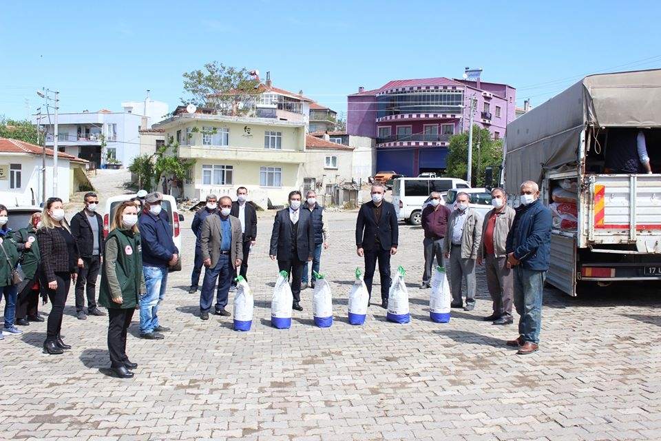 Karacaören’de tohum dağıtımı yapıldı