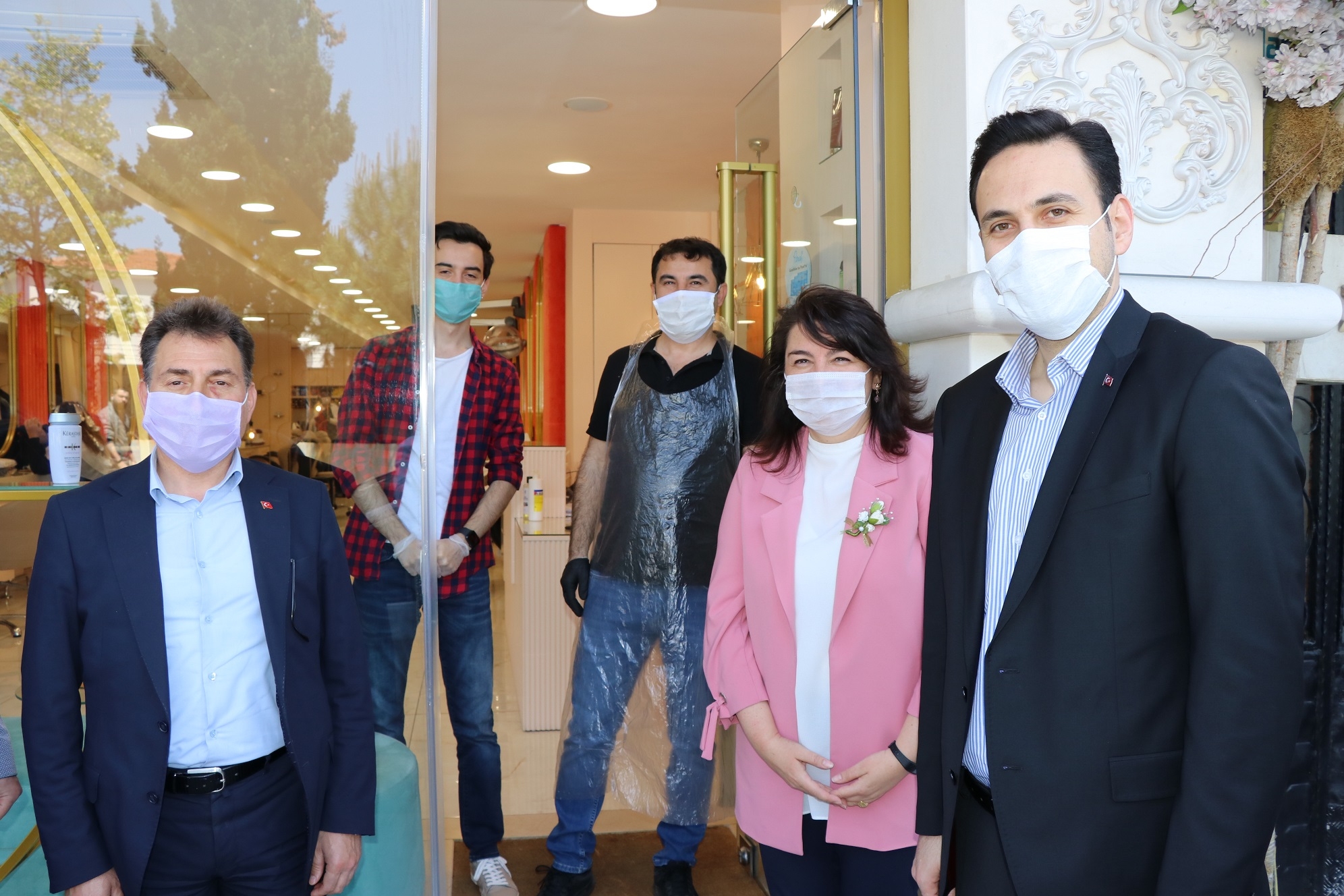 Kuaför ve berberleri ziyaret ettiler