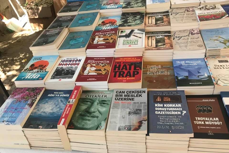 ‘Güzel Mavrella’ raflardaki yerini aldı