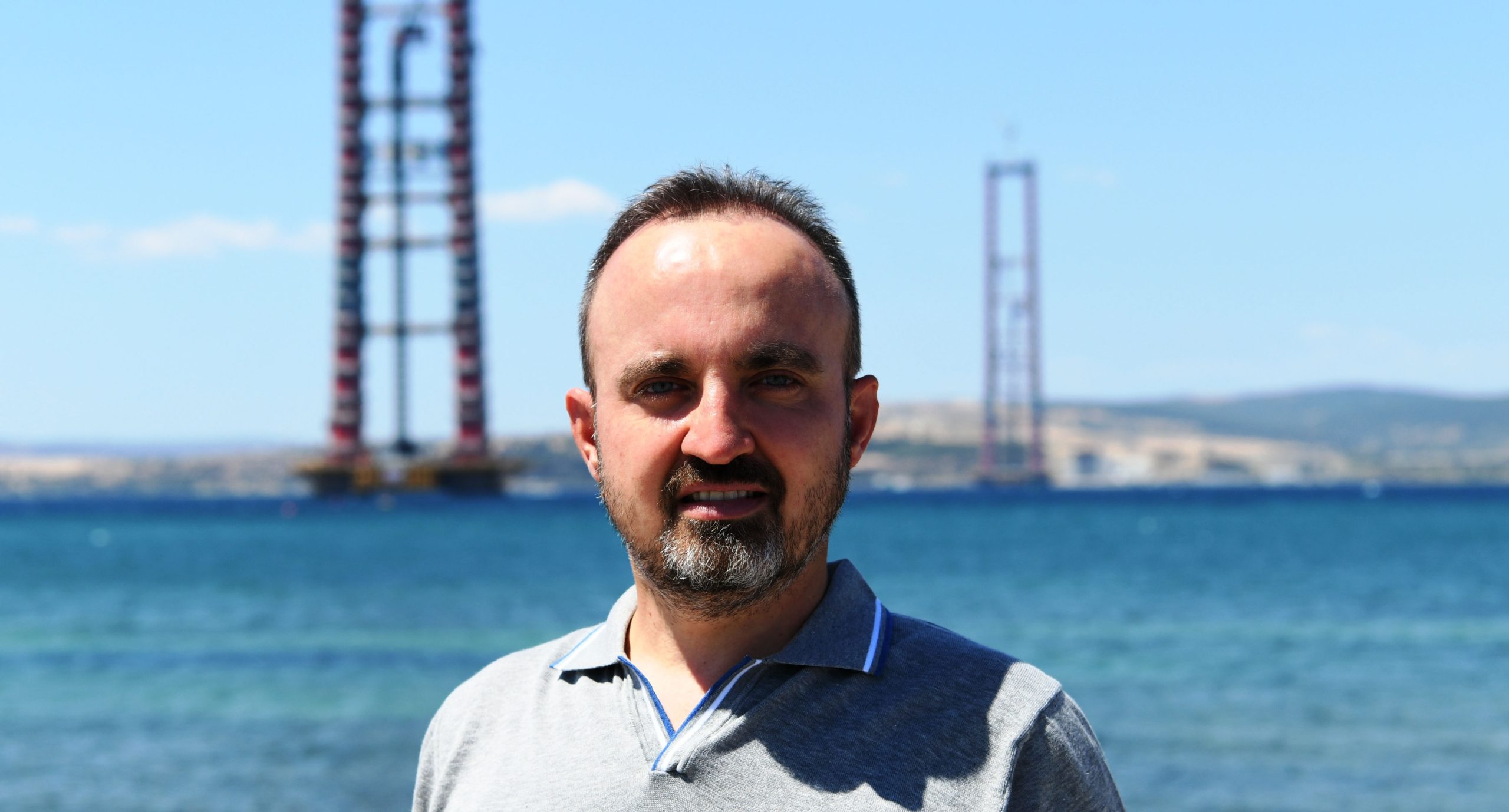 İki kule birbirine bağlanıyor