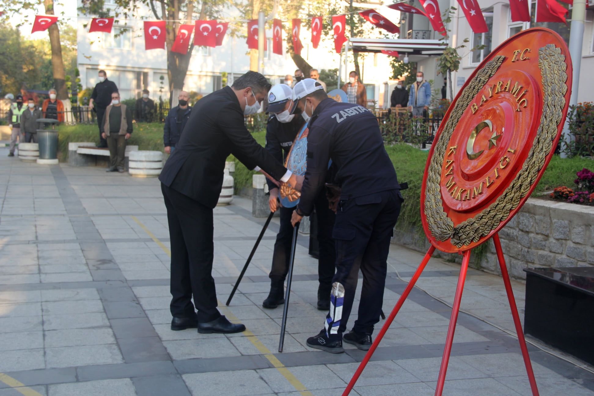 “Saygı, sevgi ve özlemle anıyoruz”
