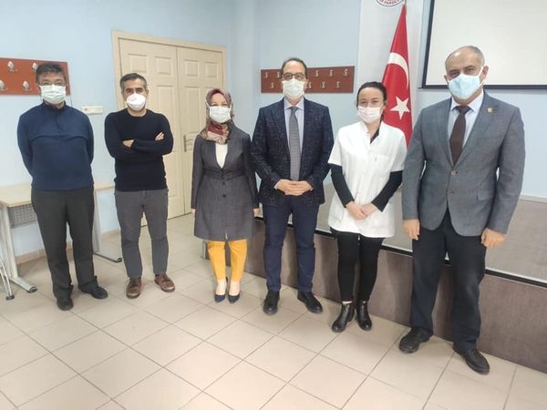 Uzmanlık sınavı yaptı