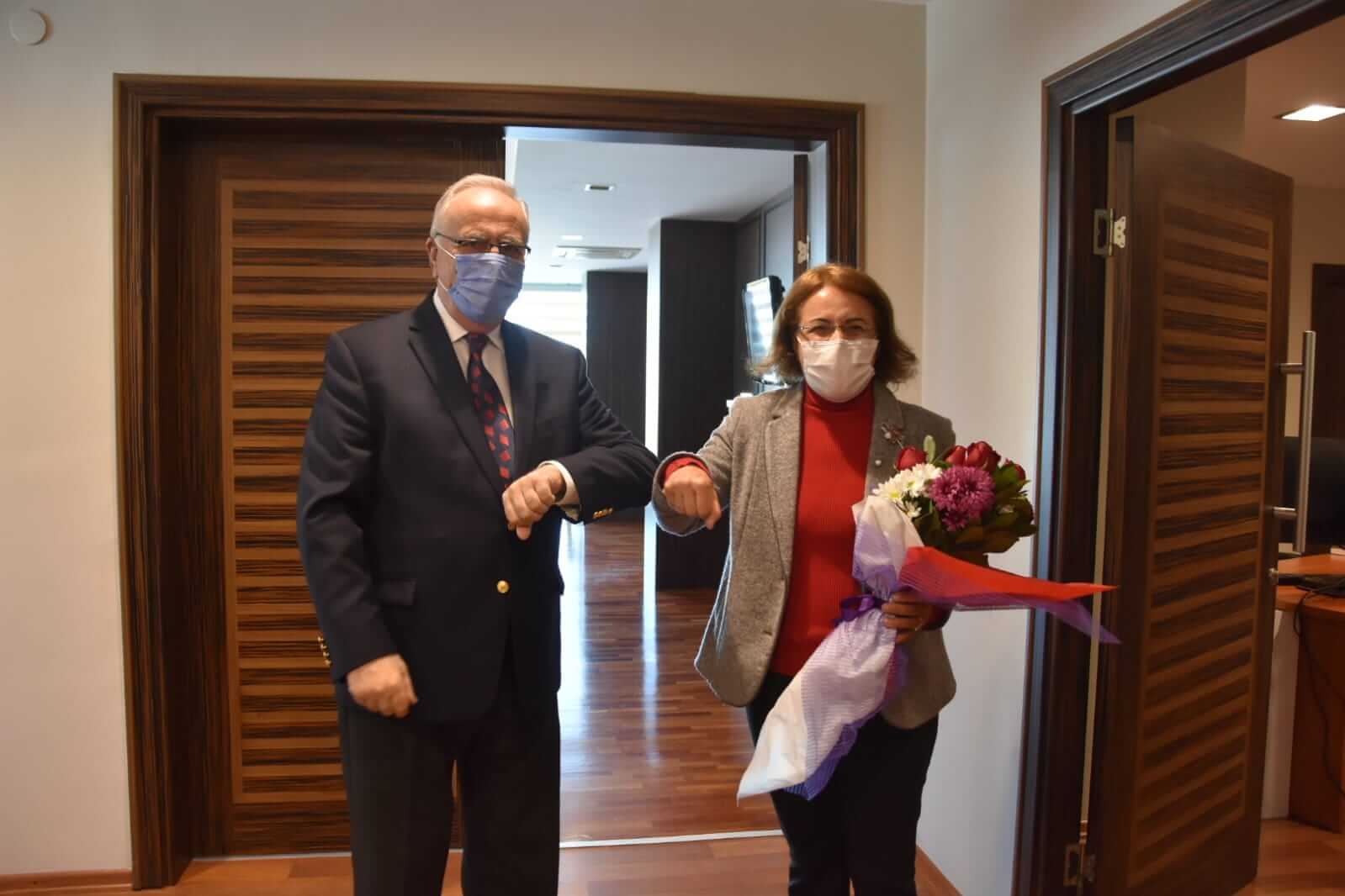 Korona selamı verdiler