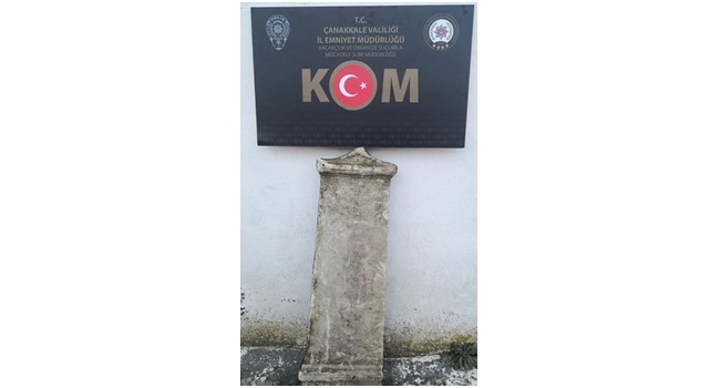 Mezar steline el konuldu