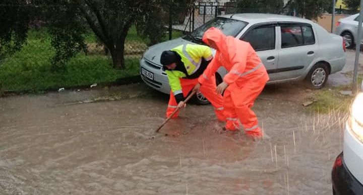 Yollar göle döndü