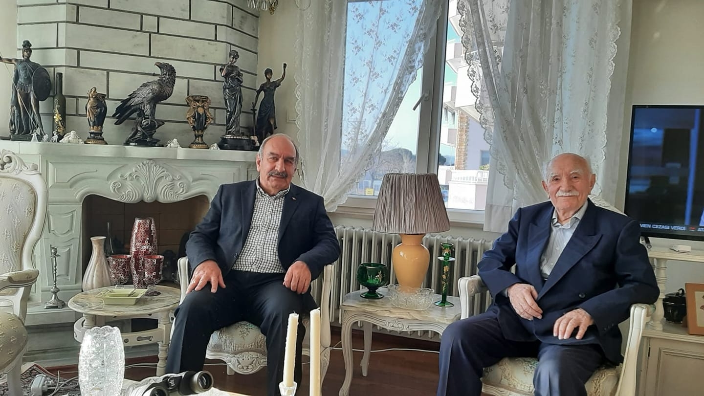 Geçmişi yad ettiler