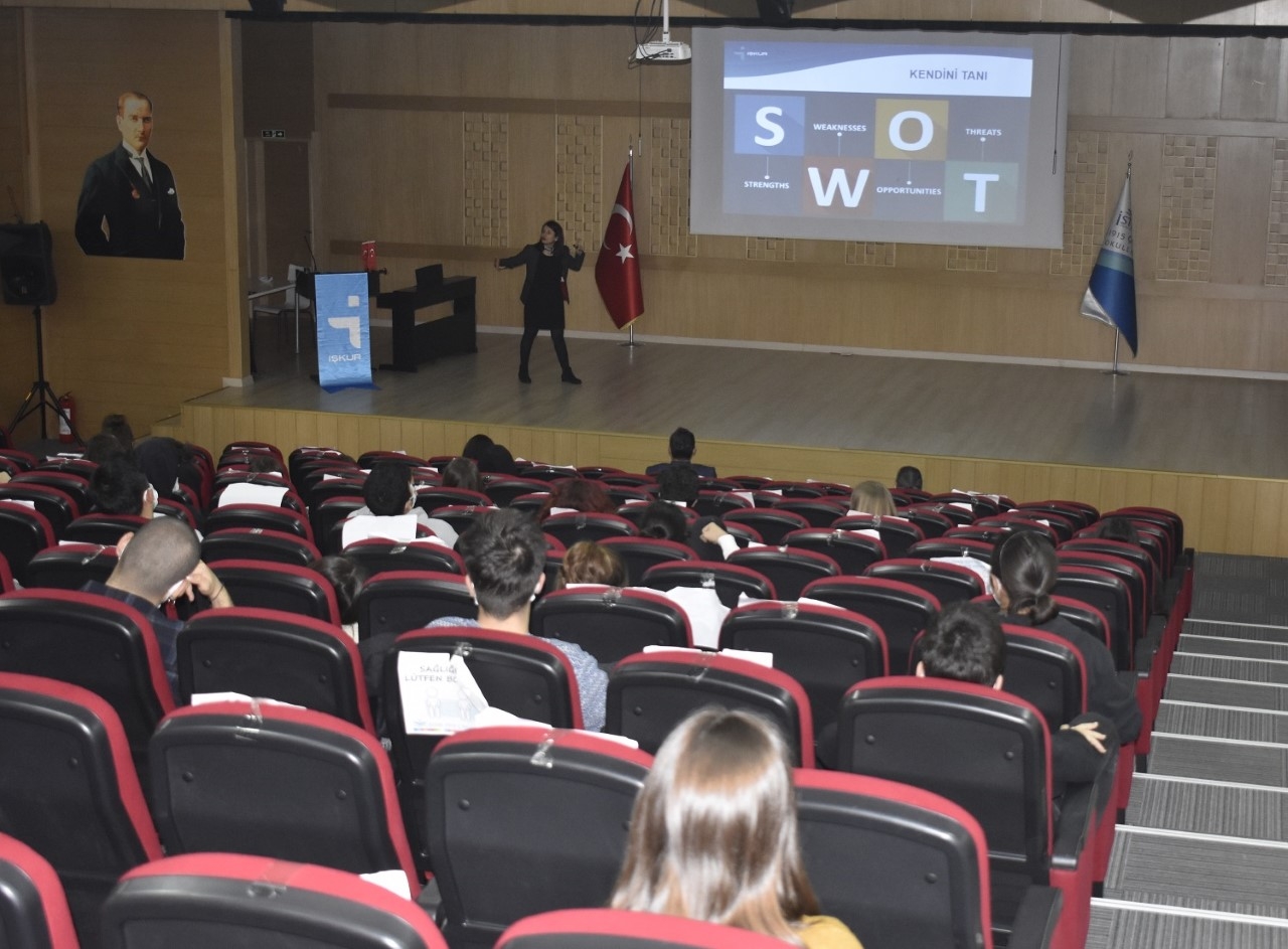 İstek’li gençler geleceğe İŞKUR’la yön veriyor