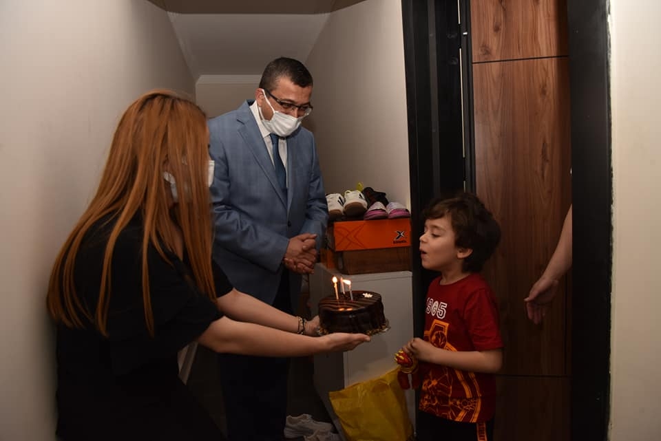 Mehmet Emin’e Başkan Öz’den sürpriz
