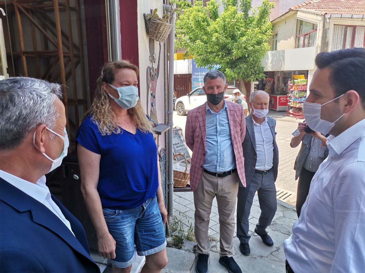 Acılı aileyi ziyaret etti