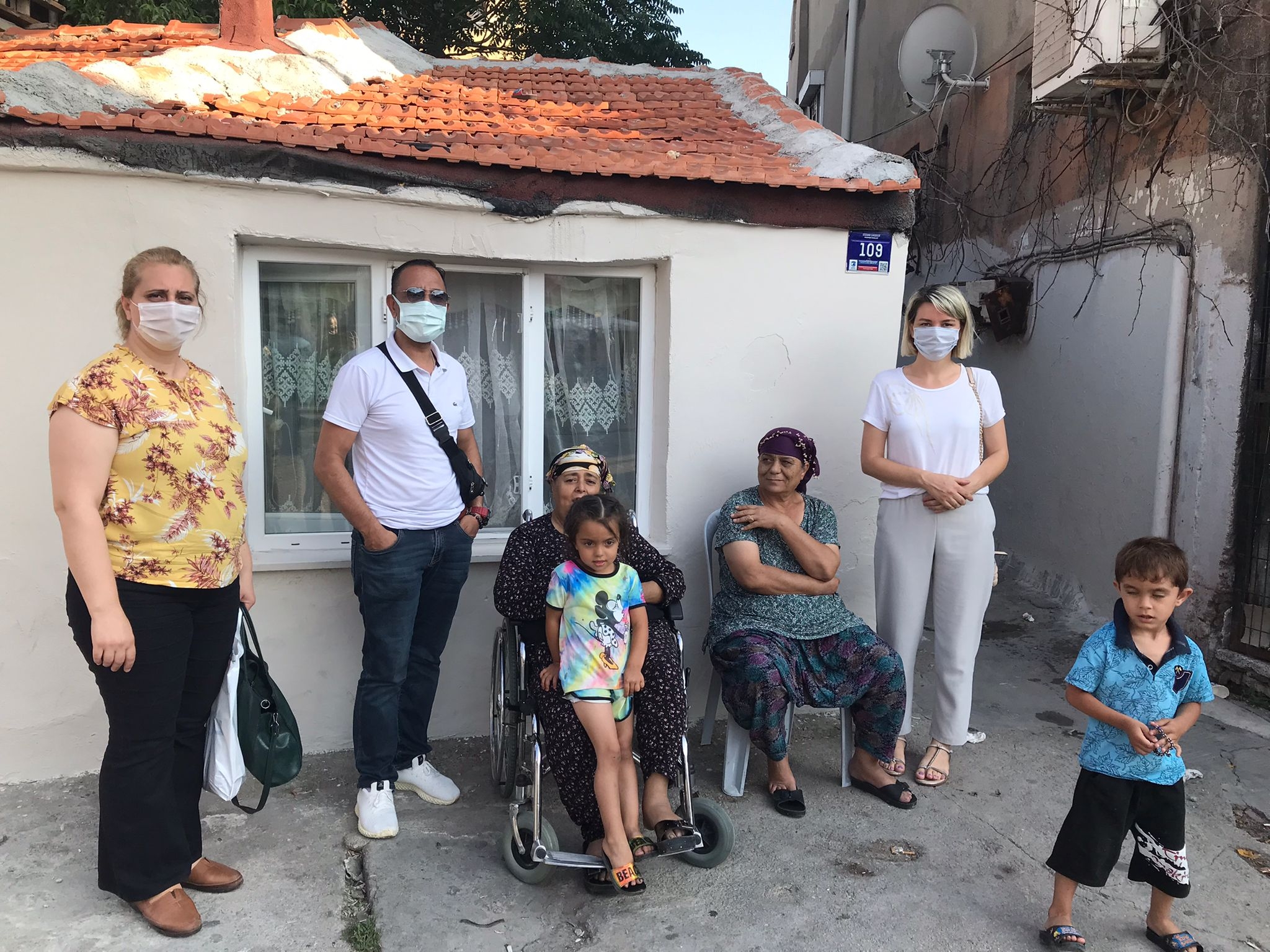 AK kadınlardan büyüklere hürmet
